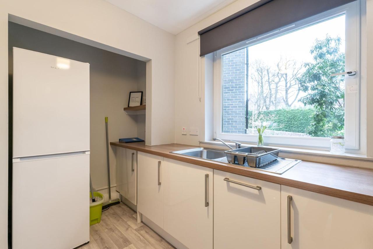 Ground-Fl Two Bedroom Apartment In Bridge Of Allan Extérieur photo
