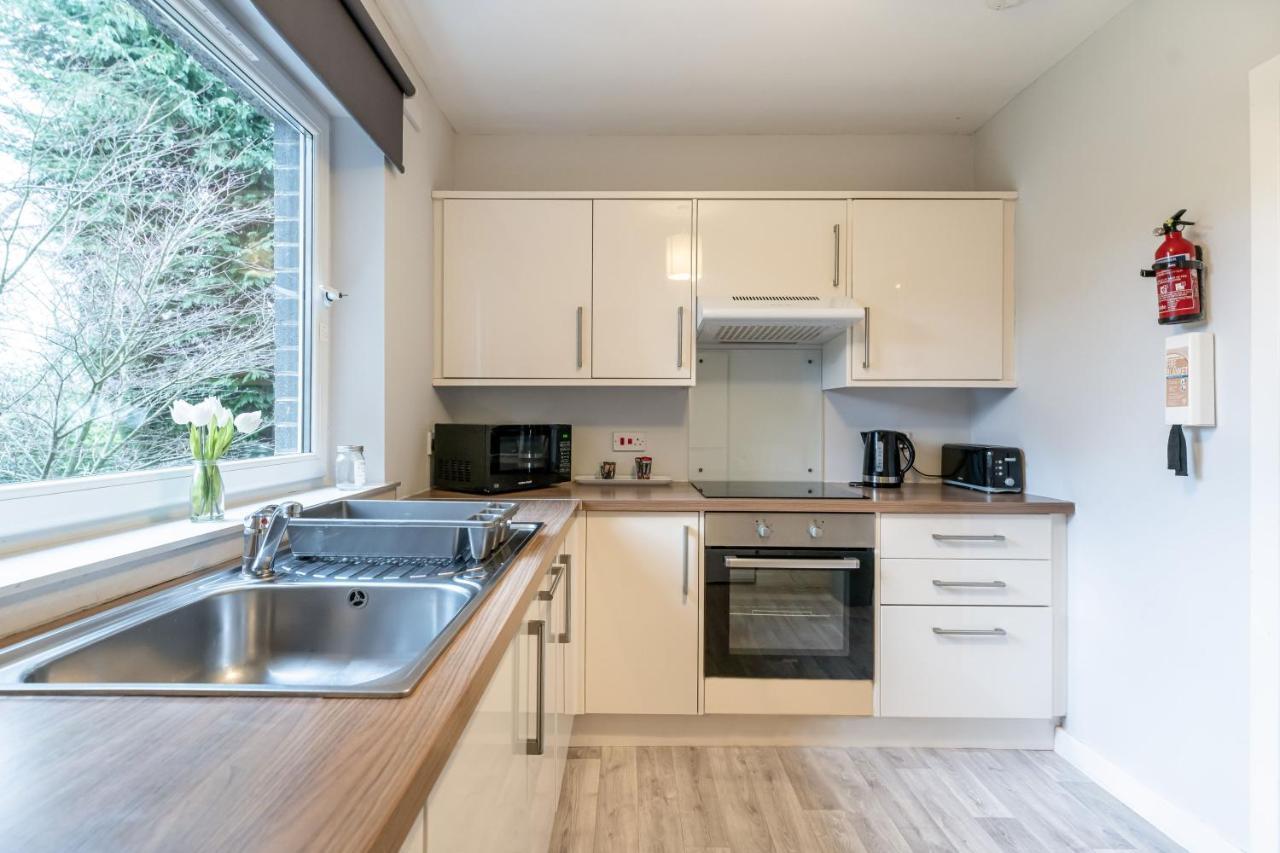 Ground-Fl Two Bedroom Apartment In Bridge Of Allan Extérieur photo